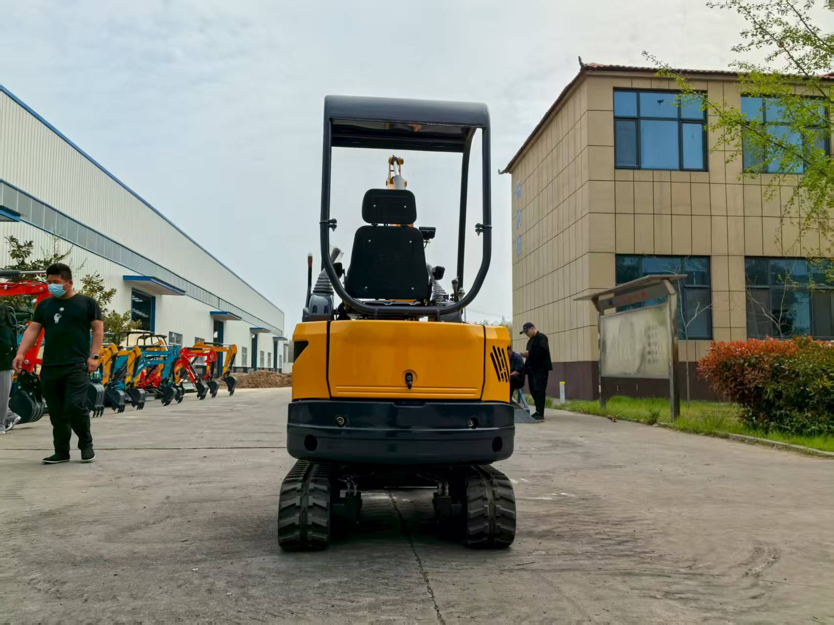 2T Tailless Small Excavator EP - огляд і ціна Urban Farming In China